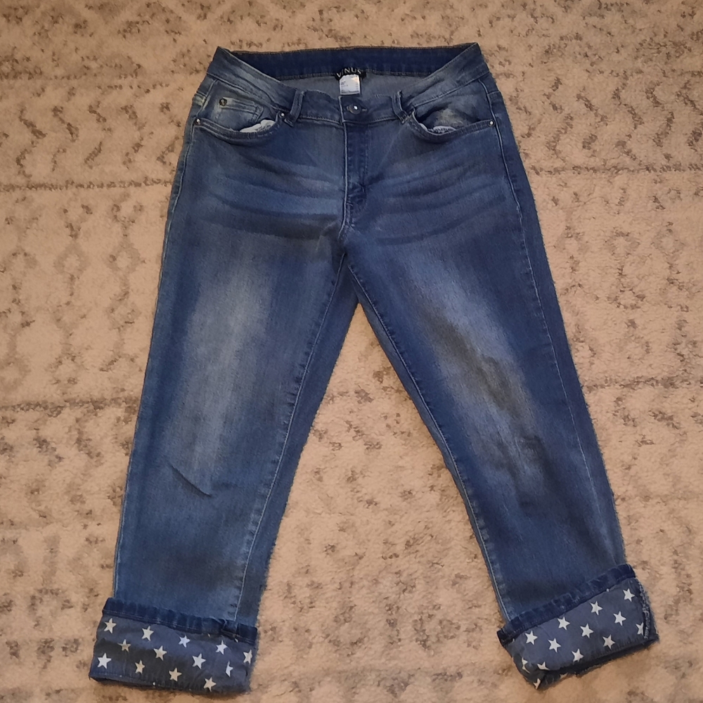 Venus Capris size 6